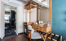 Marlon Hotel